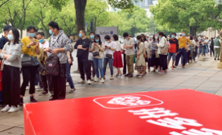 拼多多砍价免费拿及红包提现玩法揭秘，用户量赶超淘宝背后的故事-第2张图片-拼多多助力