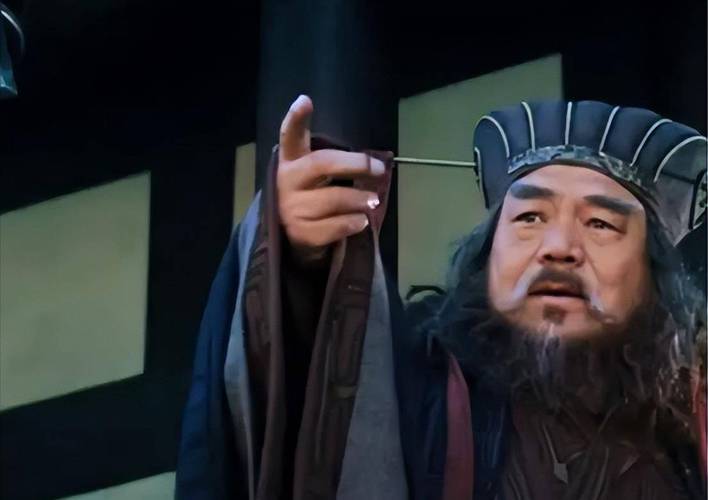 董卓与赵拓的友情故事：从破虏将军到农民，董卓的传奇人生-第1张图片-拼多多助力