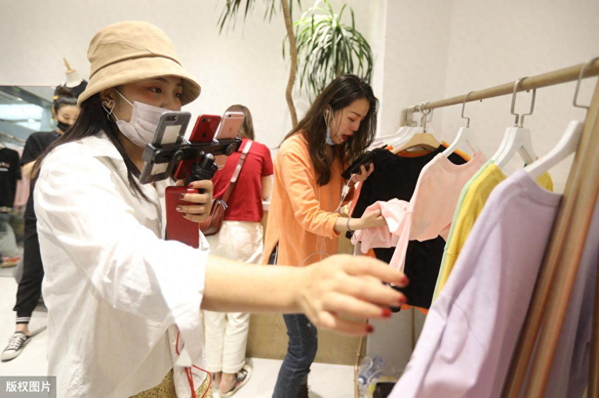 电子商务时代网上开店机遇挑战并存，新手如何应对？-第1张图片-拼多多助力